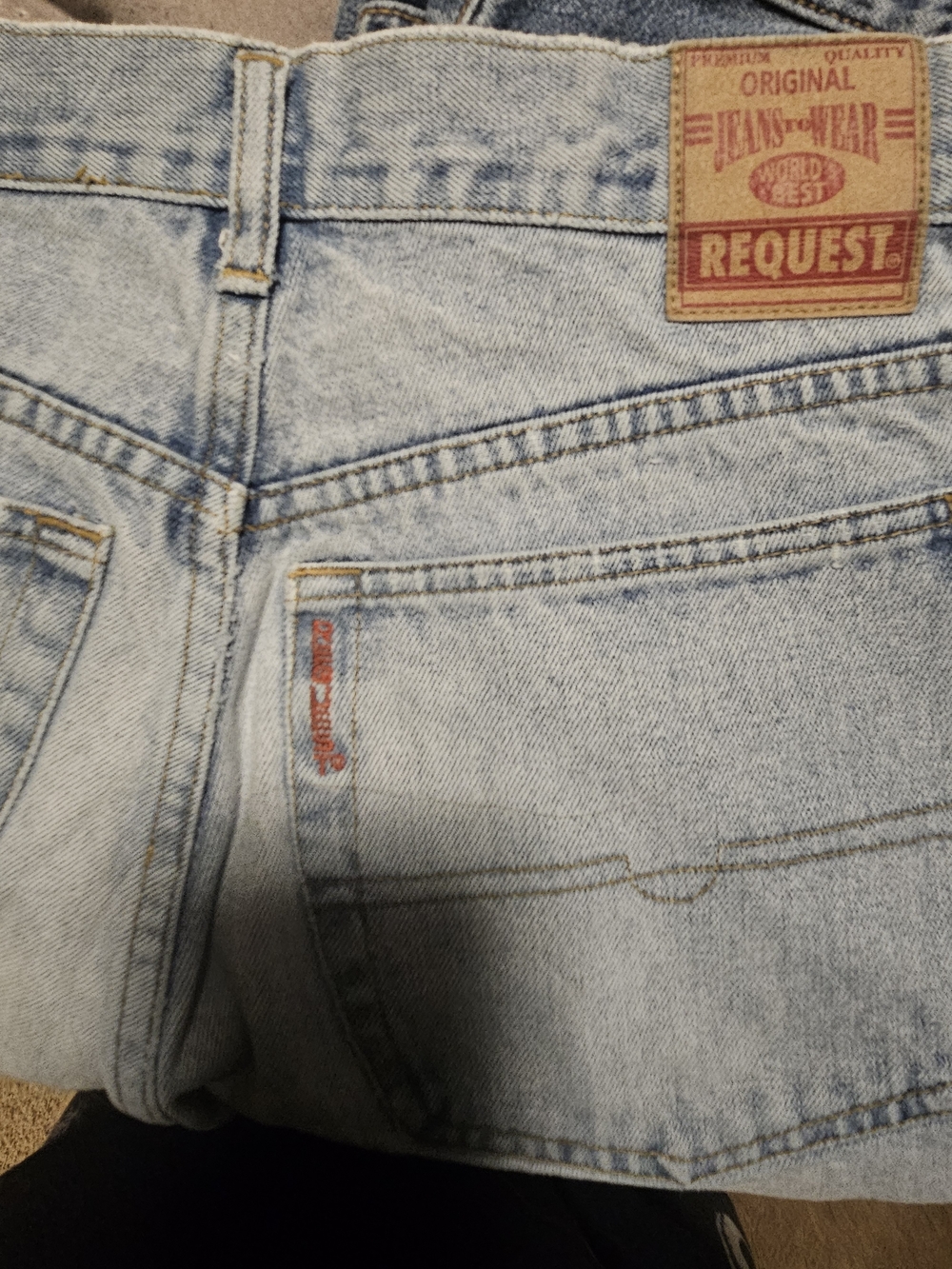 Light Wash High-Waisted Vintage Request Brand Jeans - Picture 3 of 6